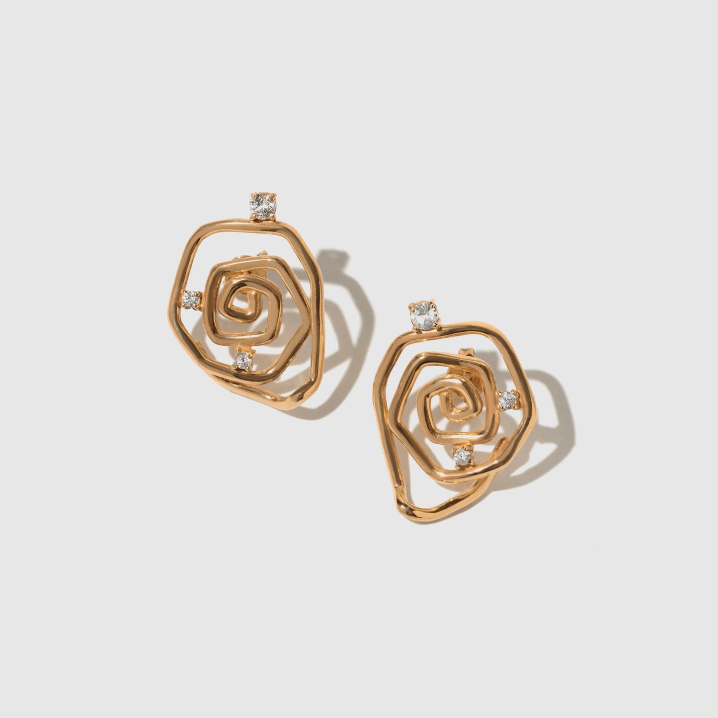 Brinco Botão Efêmera Amarelo