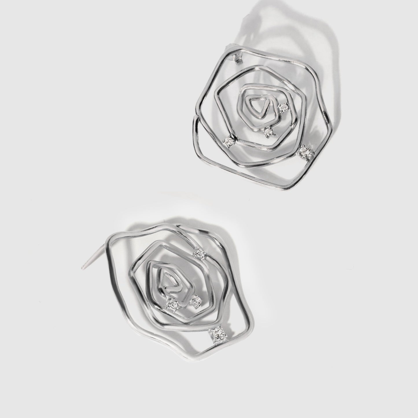 Brinco Rosa Efêmera Branco