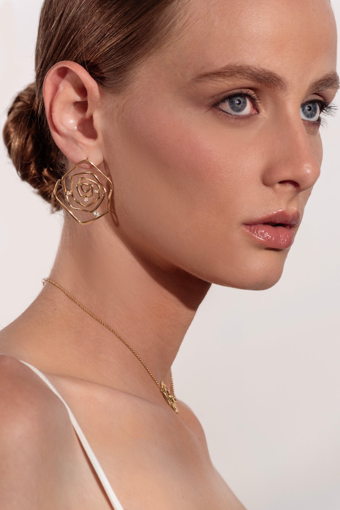 Brinco Rosa Efêmera Amarelo