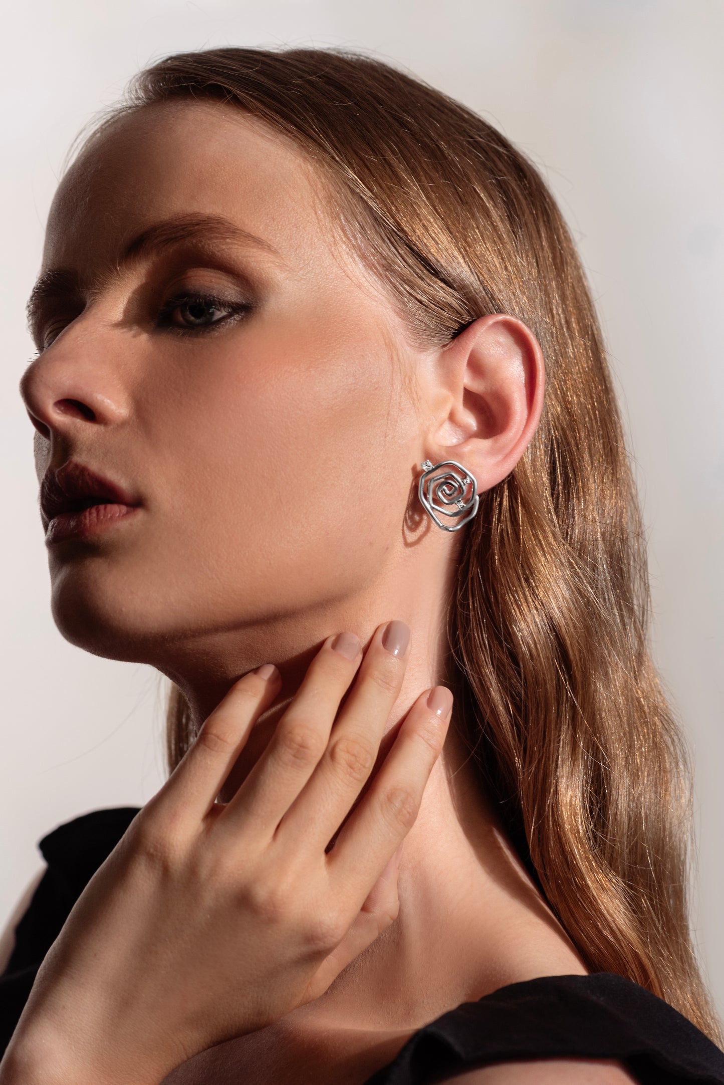 Brinco Botão Efêmera Branco